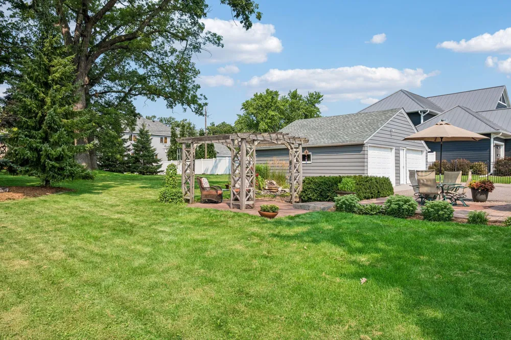 425 Turners Crossroad Golden Valley, MN 55422
