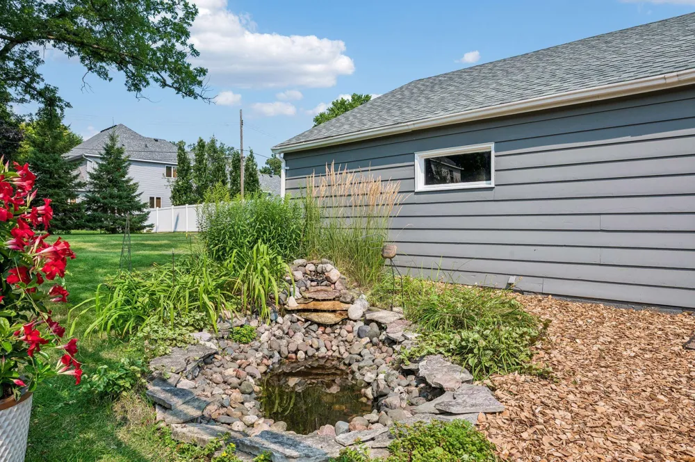 425 Turners Crossroad Golden Valley, MN 55422
