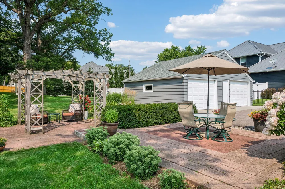 425 Turners Crossroad Golden Valley, MN 55422