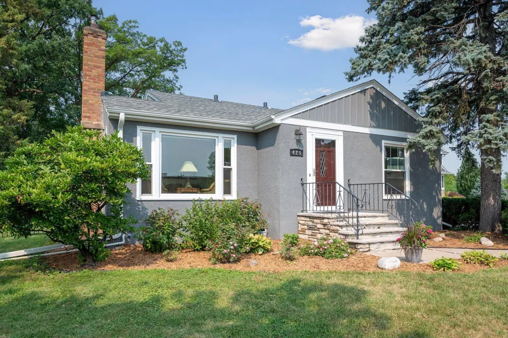 425 Turners Crossroad Golden Valley, MN 55422