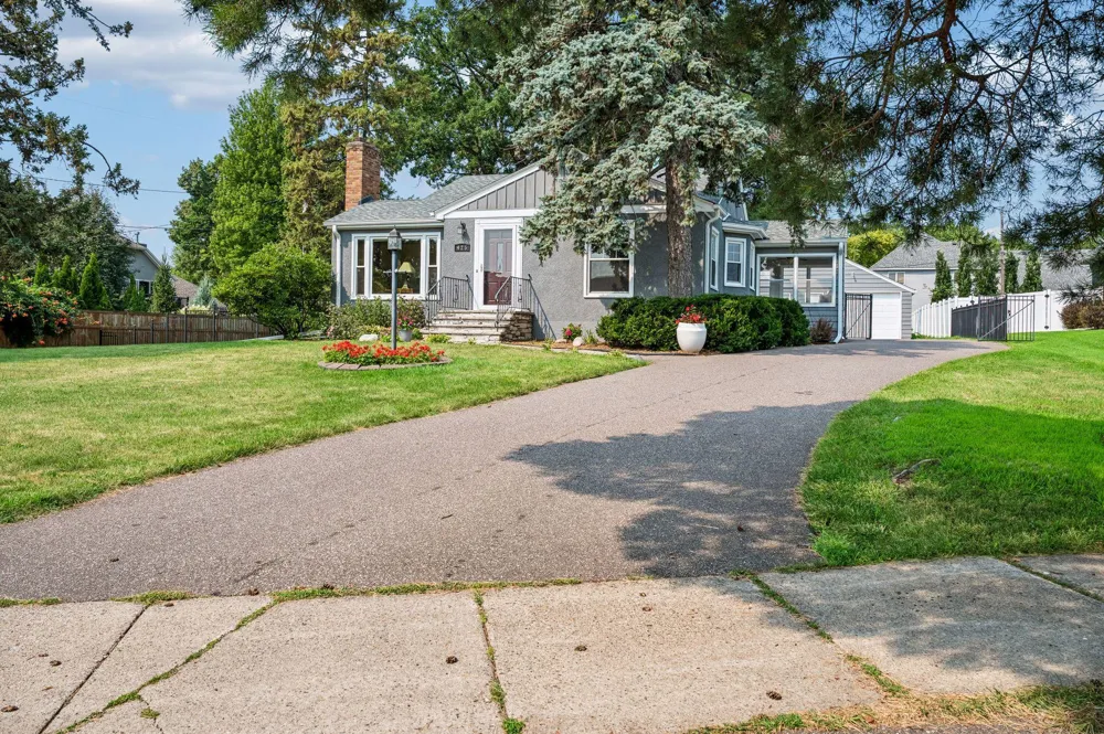 425 Turners Crossroad Golden Valley, MN 55422