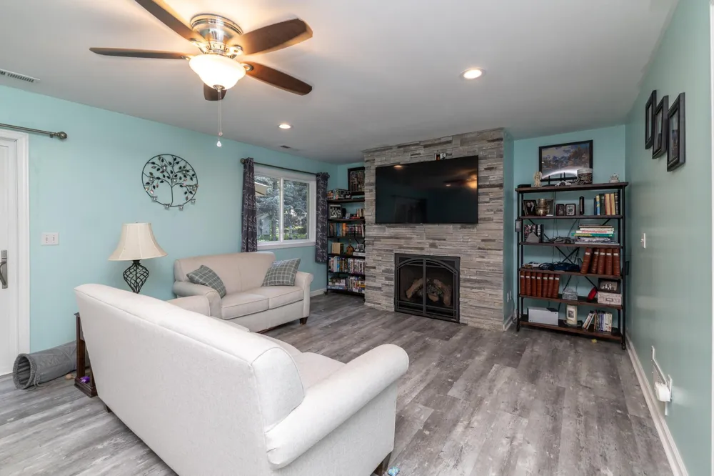 9449 83rd Street S Cottage Grove, MN 55016