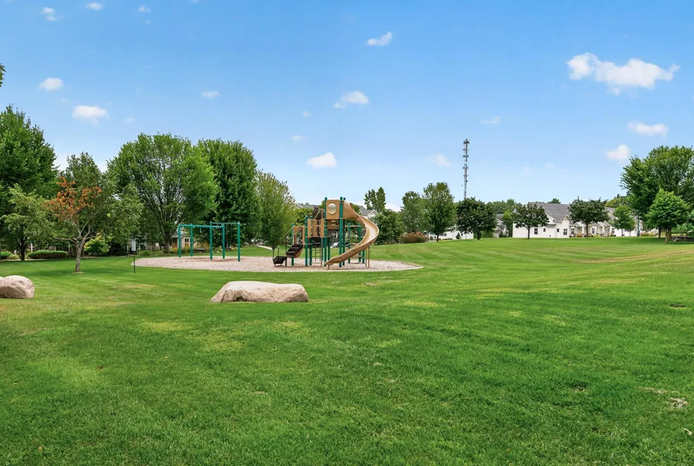 877 New Century Boulevard S Maplewood, MN 55119