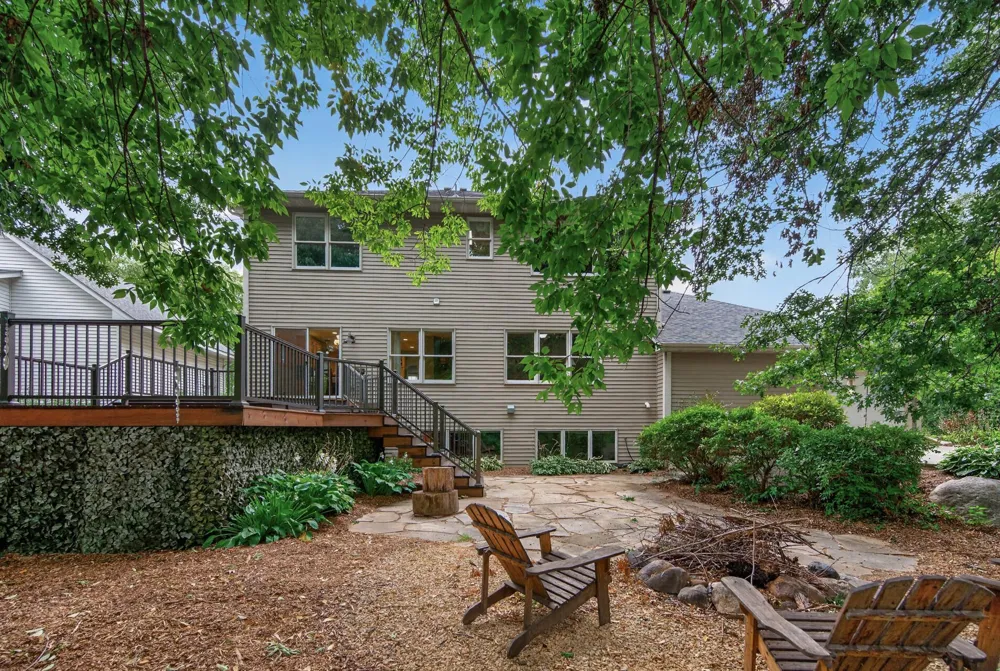 877 New Century Boulevard S Maplewood, MN 55119