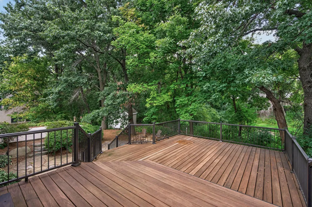877 New Century Boulevard S Maplewood, MN 55119