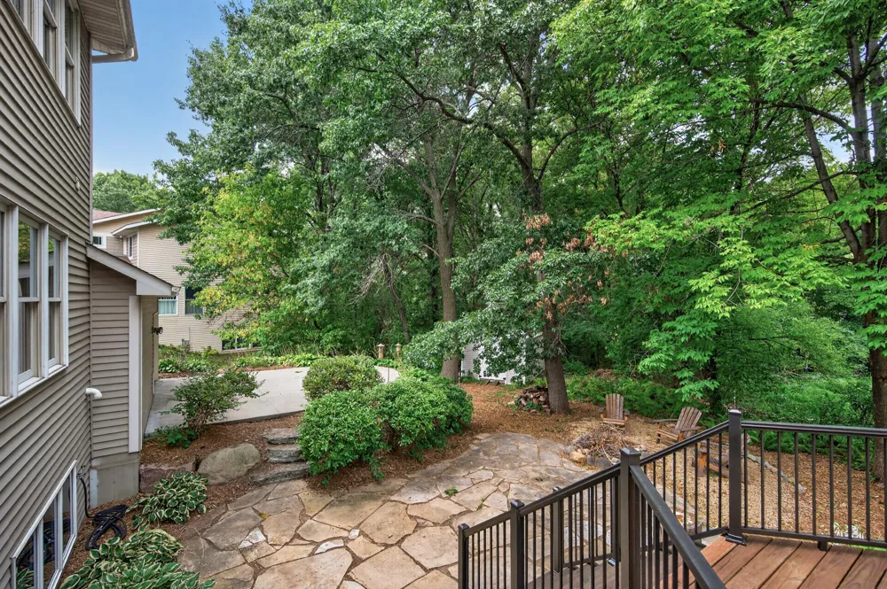 877 New Century Boulevard S Maplewood, MN 55119