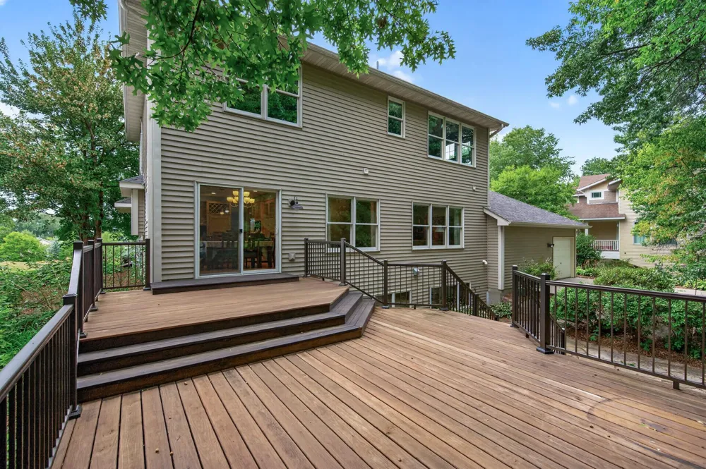877 New Century Boulevard S Maplewood, MN 55119