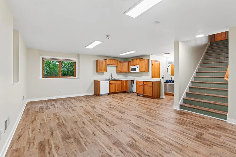 877 New Century Boulevard S Maplewood, MN 55119