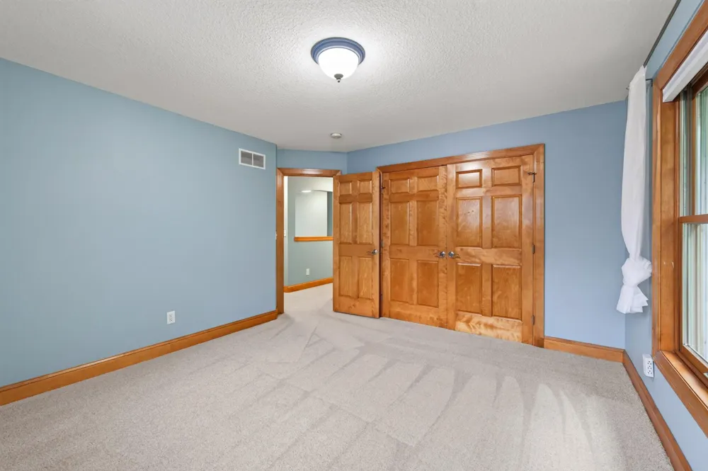 877 New Century Boulevard S Maplewood, MN 55119