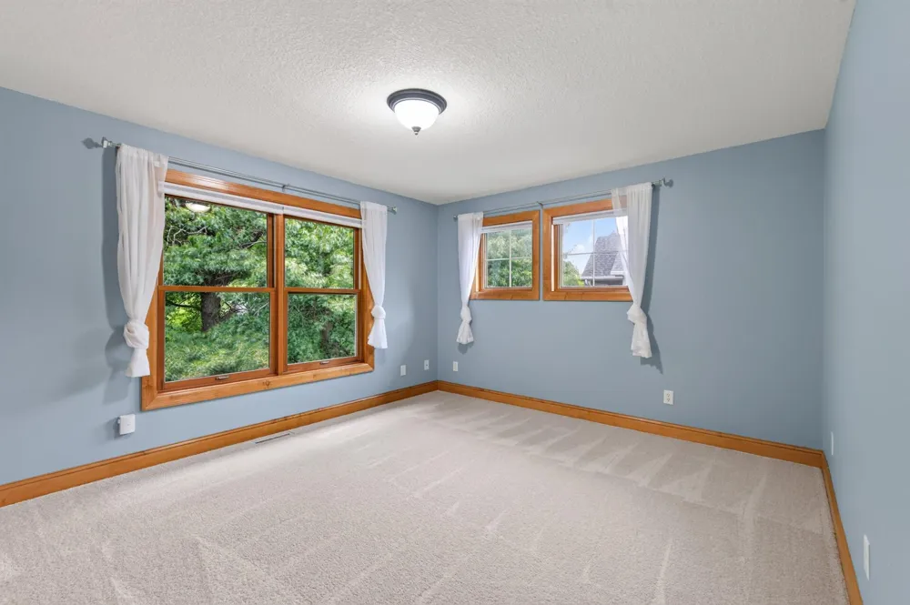 877 New Century Boulevard S Maplewood, MN 55119