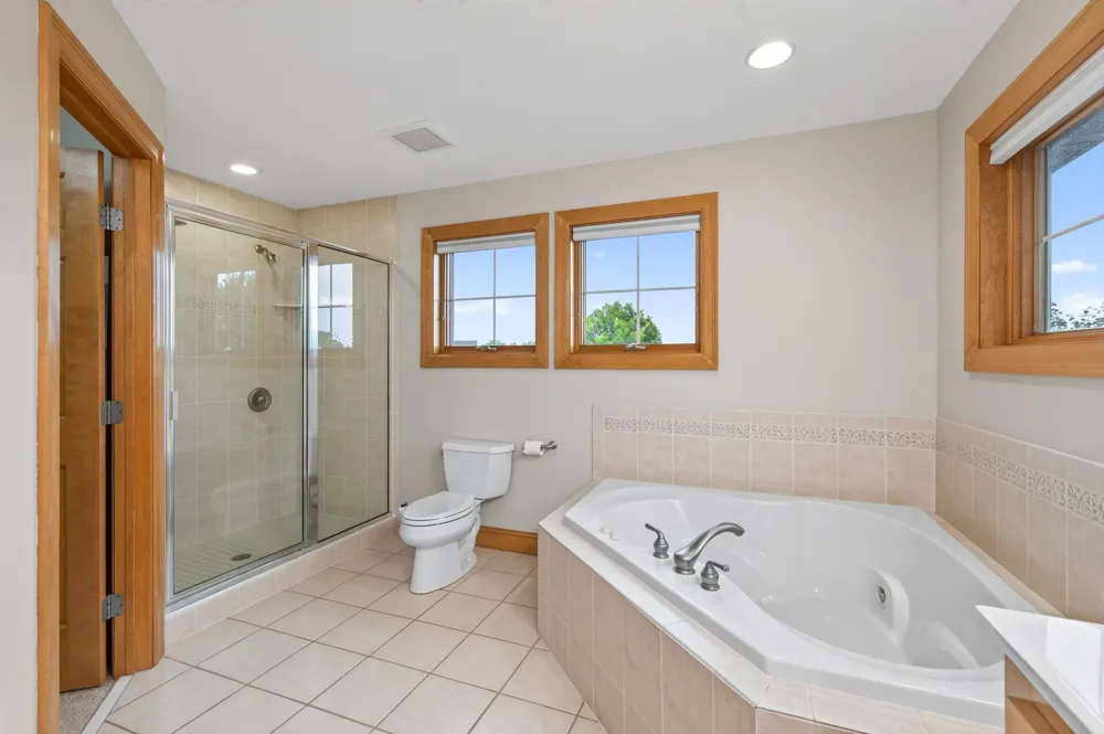 877 New Century Boulevard S Maplewood, MN 55119