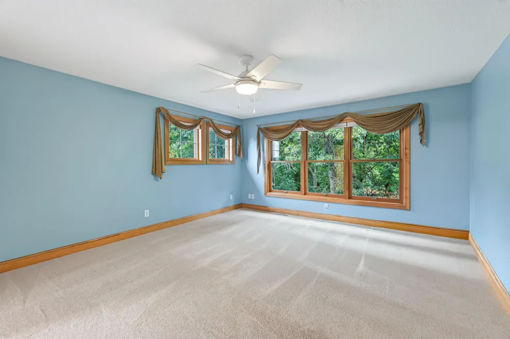 877 New Century Boulevard S Maplewood, MN 55119