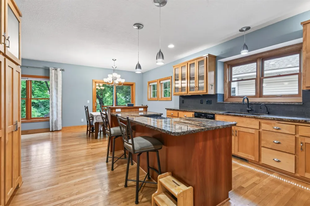 877 New Century Boulevard S Maplewood, MN 55119