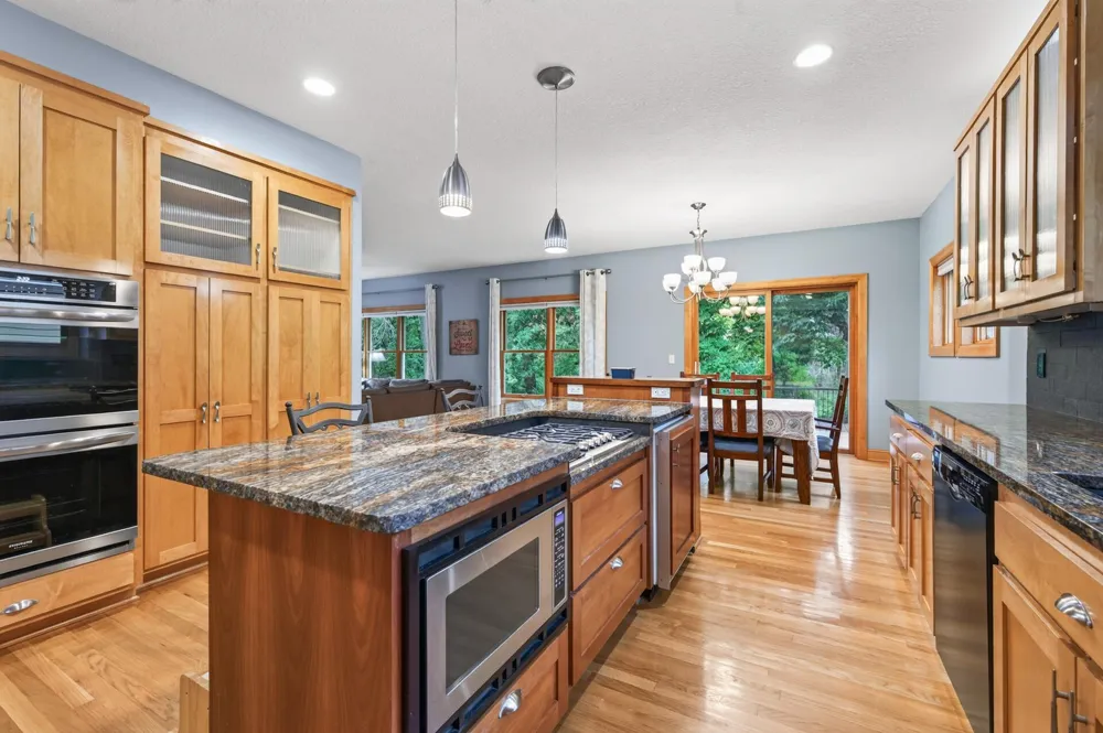 877 New Century Boulevard S Maplewood, MN 55119