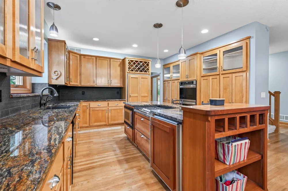 877 New Century Boulevard S Maplewood, MN 55119