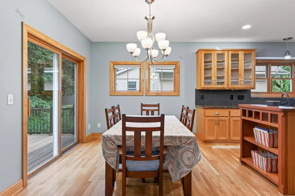 877 New Century Boulevard S Maplewood, MN 55119