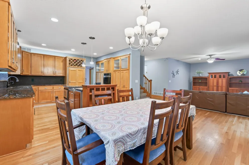 877 New Century Boulevard S Maplewood, MN 55119