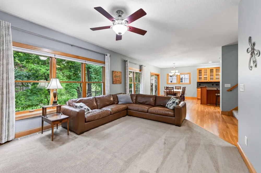 877 New Century Boulevard S Maplewood, MN 55119