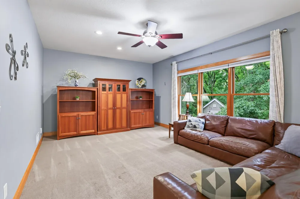 877 New Century Boulevard S Maplewood, MN 55119