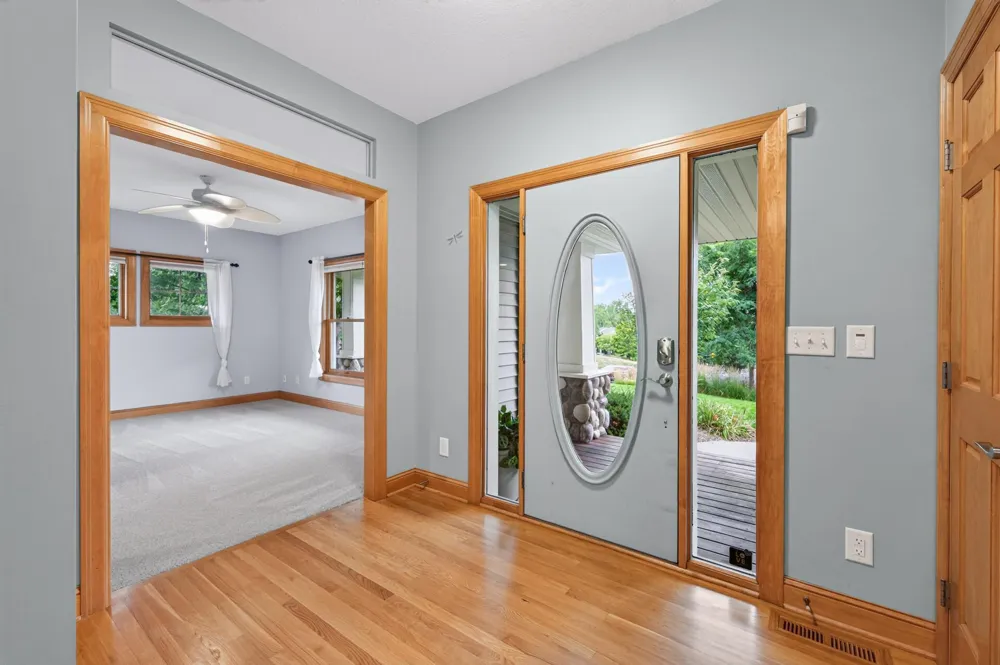 877 New Century Boulevard S Maplewood, MN 55119