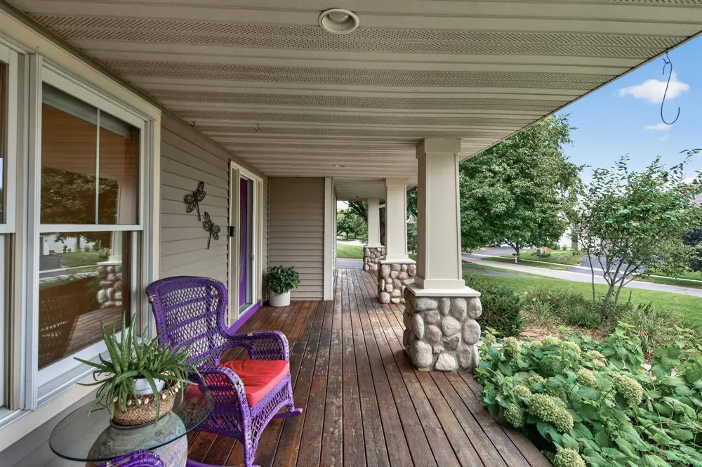 877 New Century Boulevard S Maplewood, MN 55119