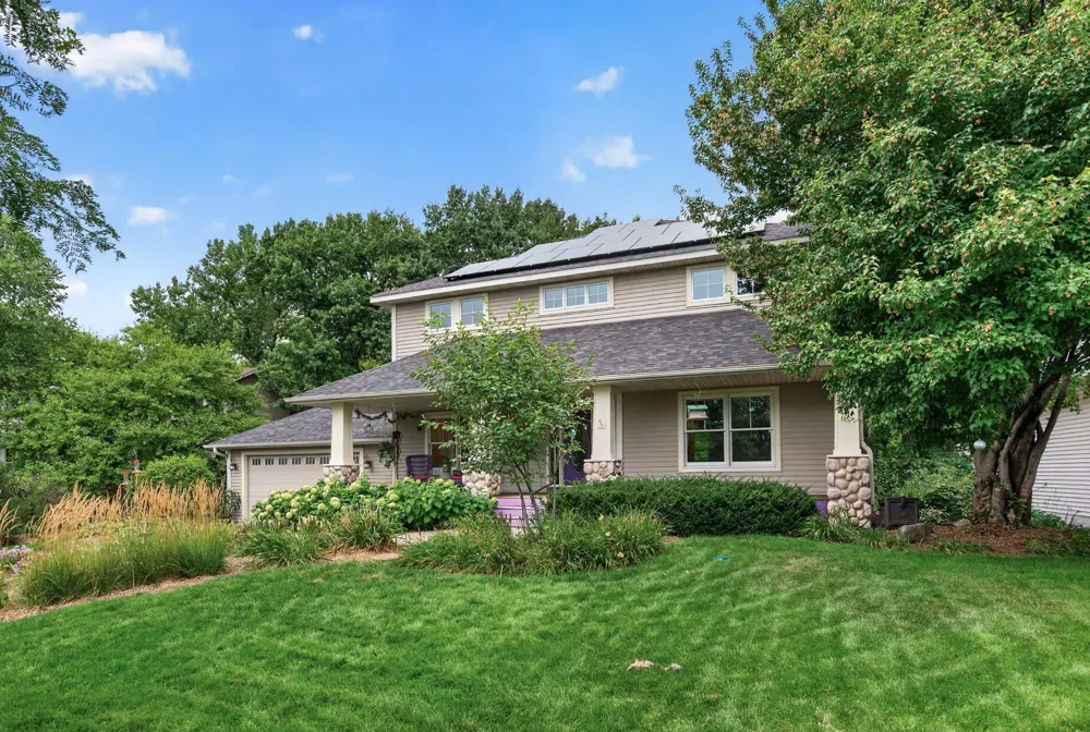 877 New Century Boulevard S Maplewood, MN 55119
