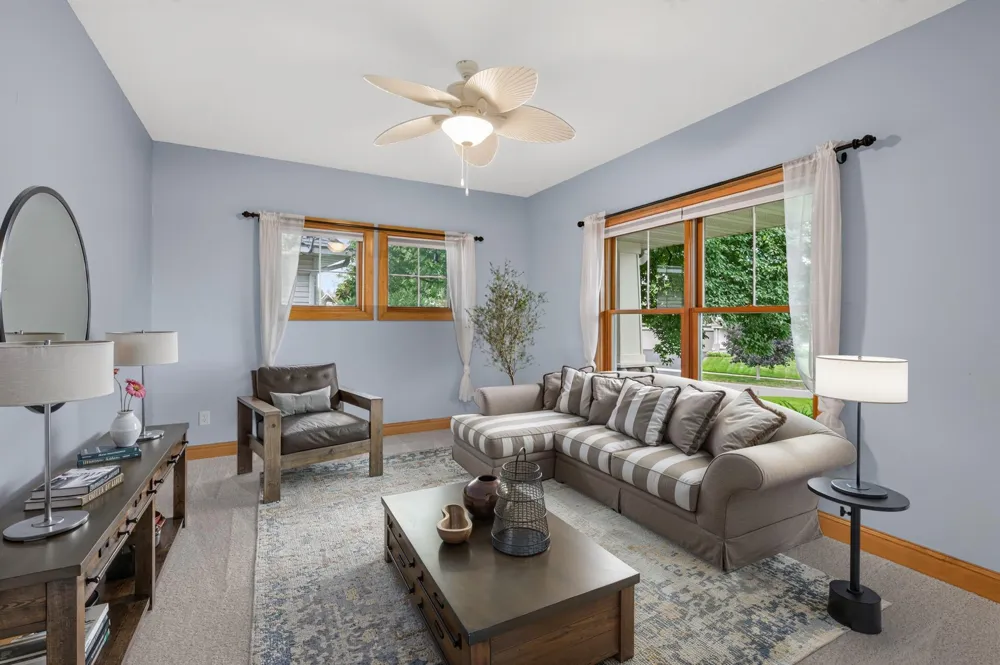877 New Century Boulevard S Maplewood, MN 55119