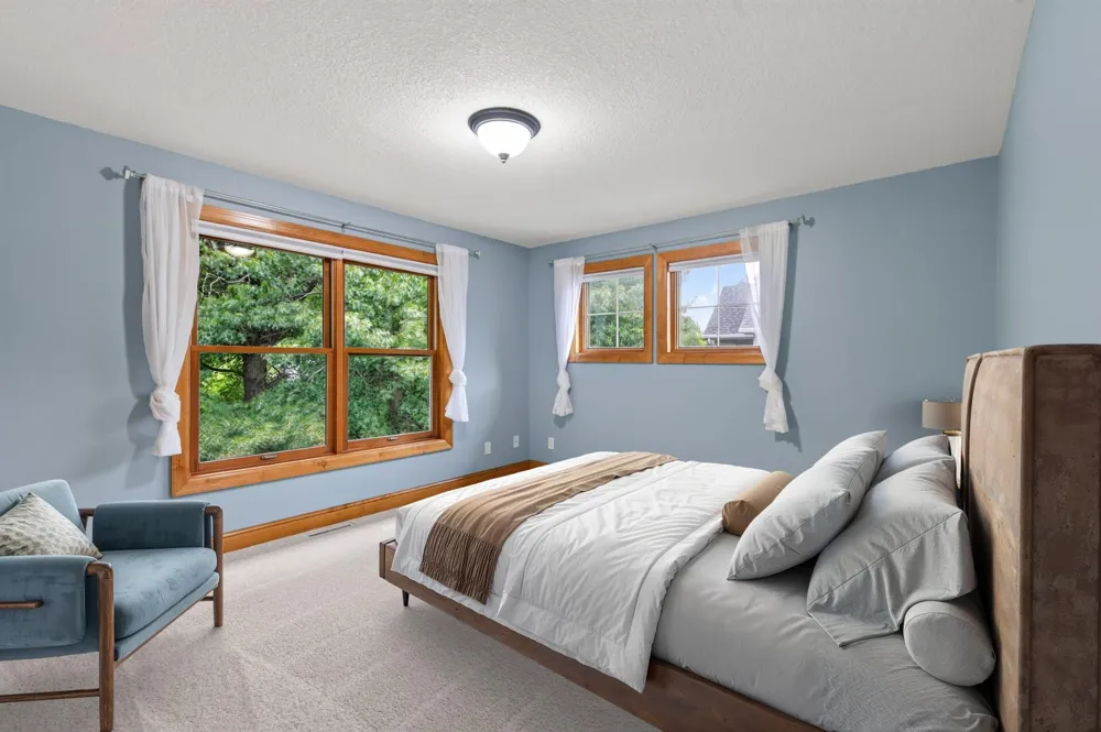 877 New Century Boulevard S Maplewood, MN 55119