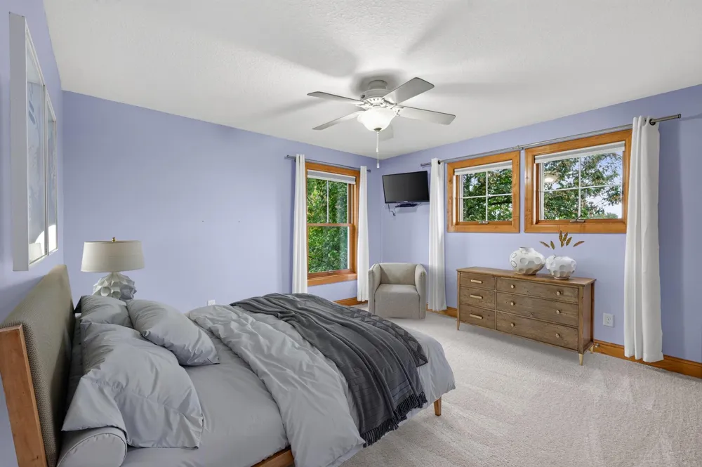 877 New Century Boulevard S Maplewood, MN 55119