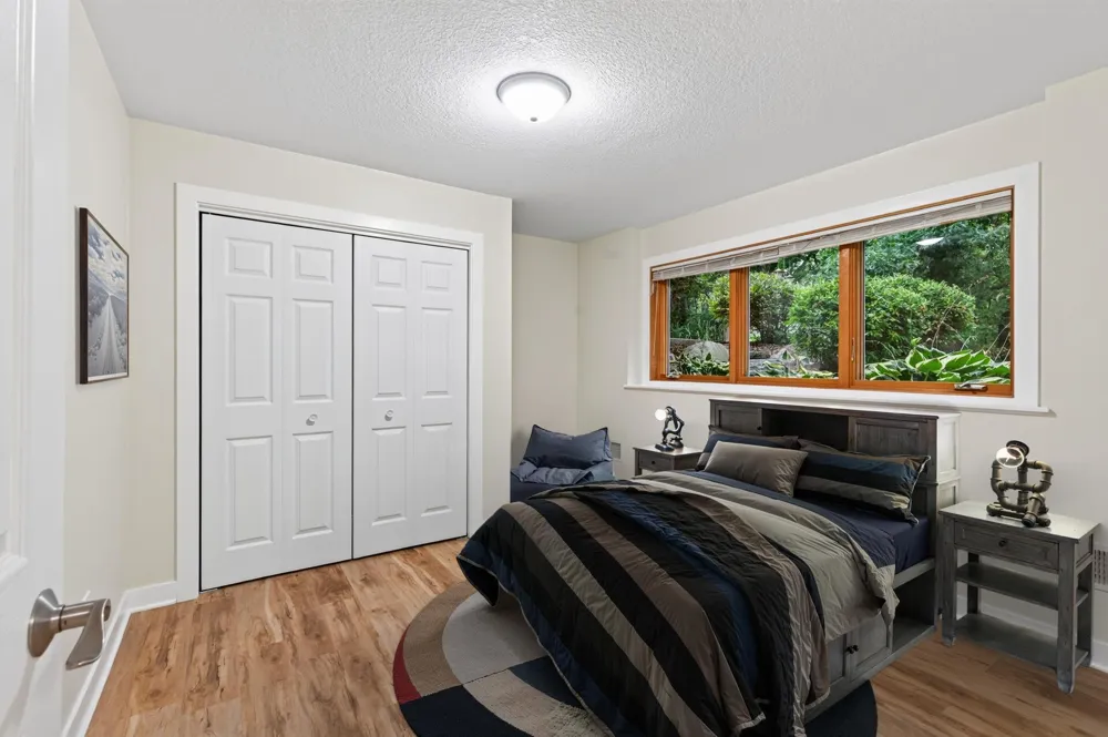 877 New Century Boulevard S Maplewood, MN 55119