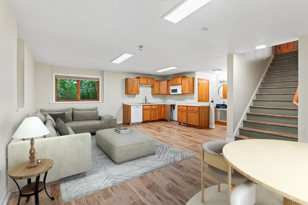 877 New Century Boulevard S Maplewood, MN 55119