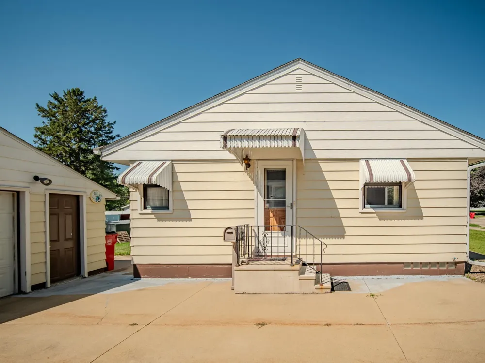 1805 5th Avenue NW Austin, MN 55912