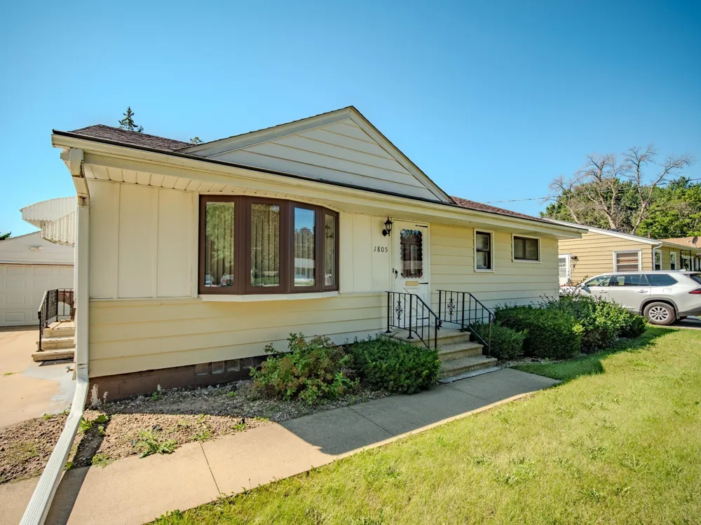 1805 5th Avenue NW Austin, MN 55912