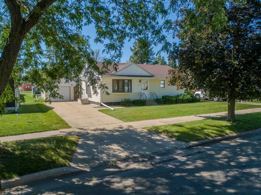1805 5th Avenue NW Austin, MN 55912