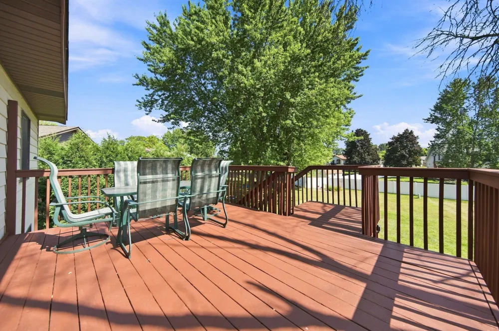 2375 Helena Road Oakdale, MN 55128