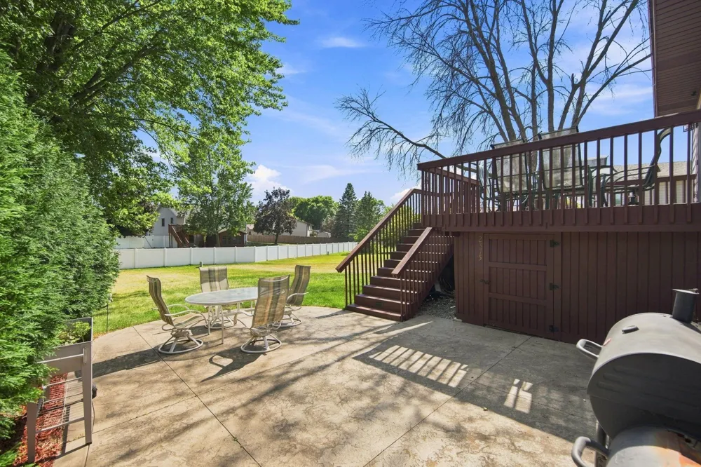 2375 Helena Road Oakdale, MN 55128