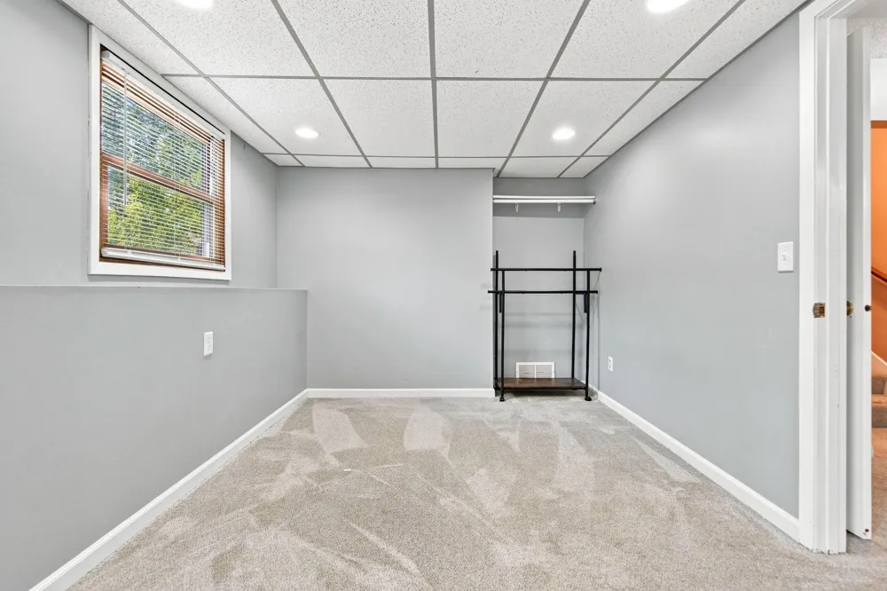 2375 Helena Road Oakdale, MN 55128