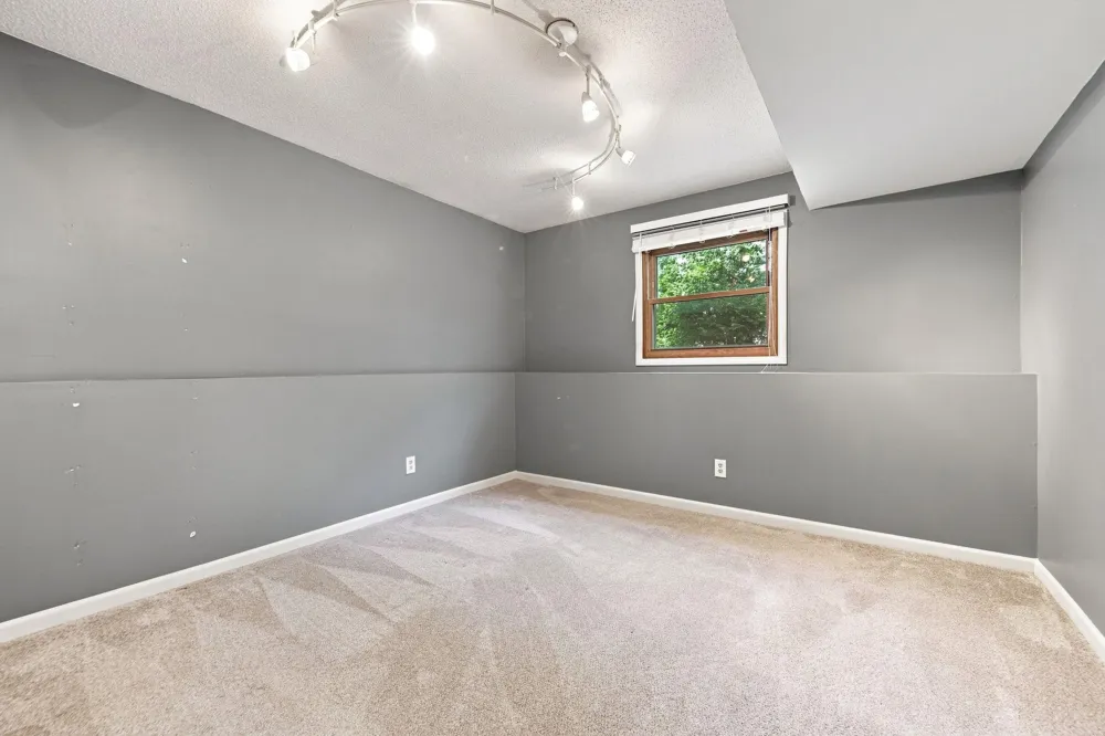 2375 Helena Road Oakdale, MN 55128