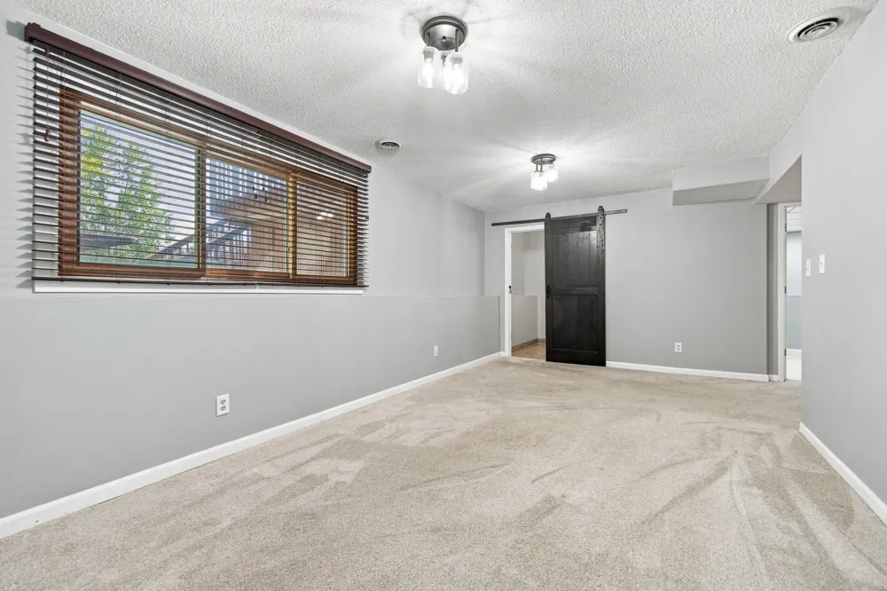 2375 Helena Road Oakdale, MN 55128