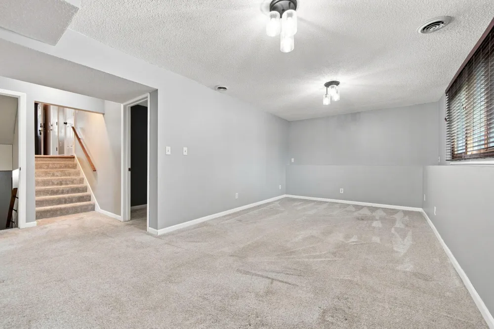 2375 Helena Road Oakdale, MN 55128