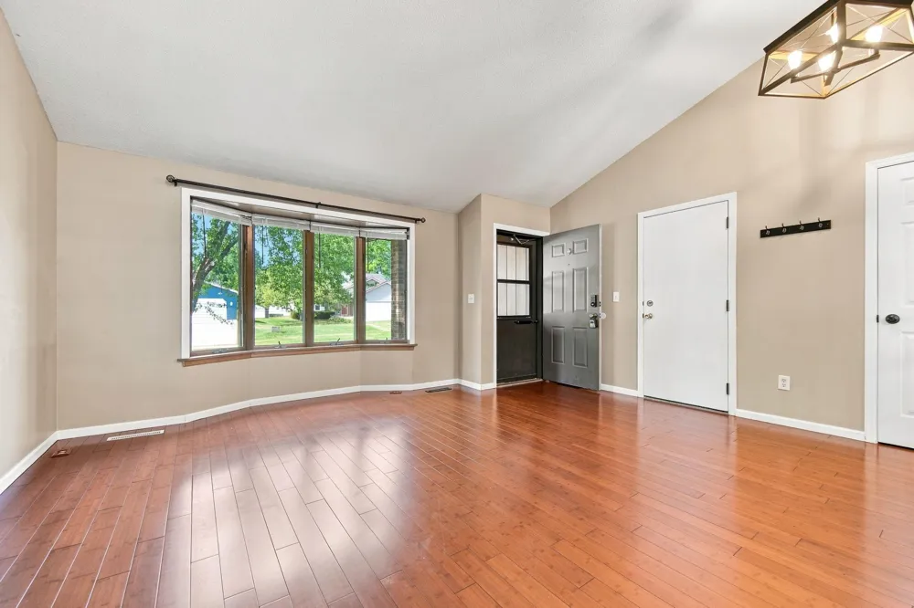 2375 Helena Road Oakdale, MN 55128