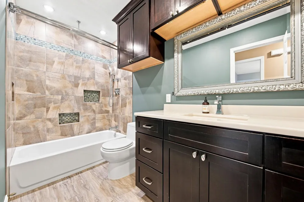 2375 Helena Road Oakdale, MN 55128