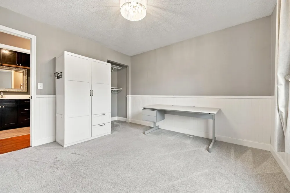 2375 Helena Road Oakdale, MN 55128
