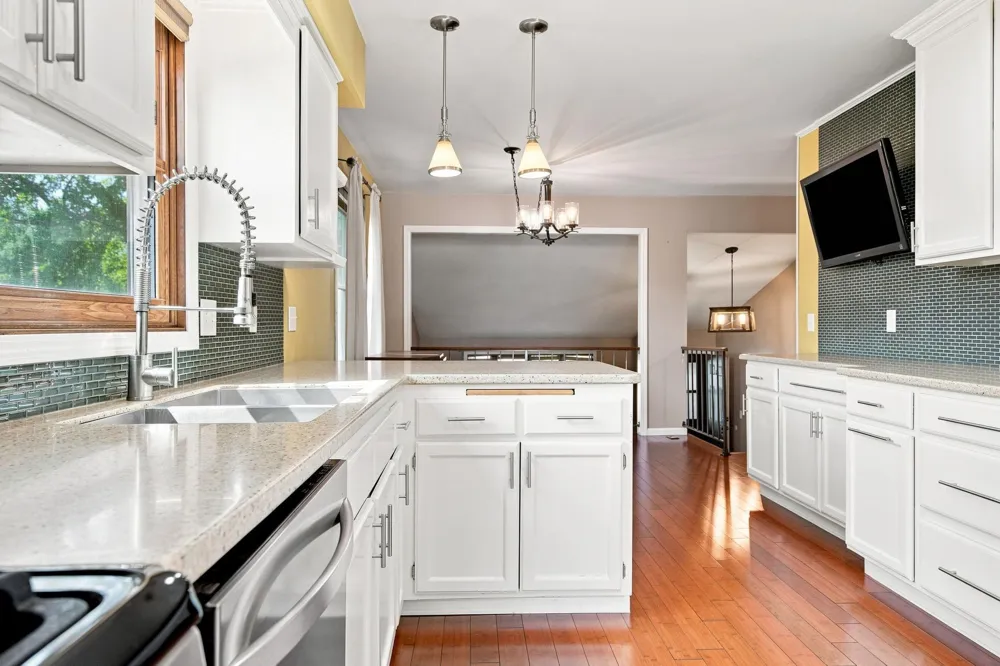 2375 Helena Road Oakdale, MN 55128
