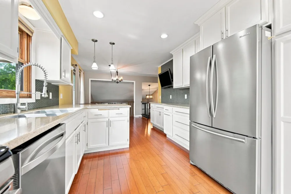 2375 Helena Road Oakdale, MN 55128