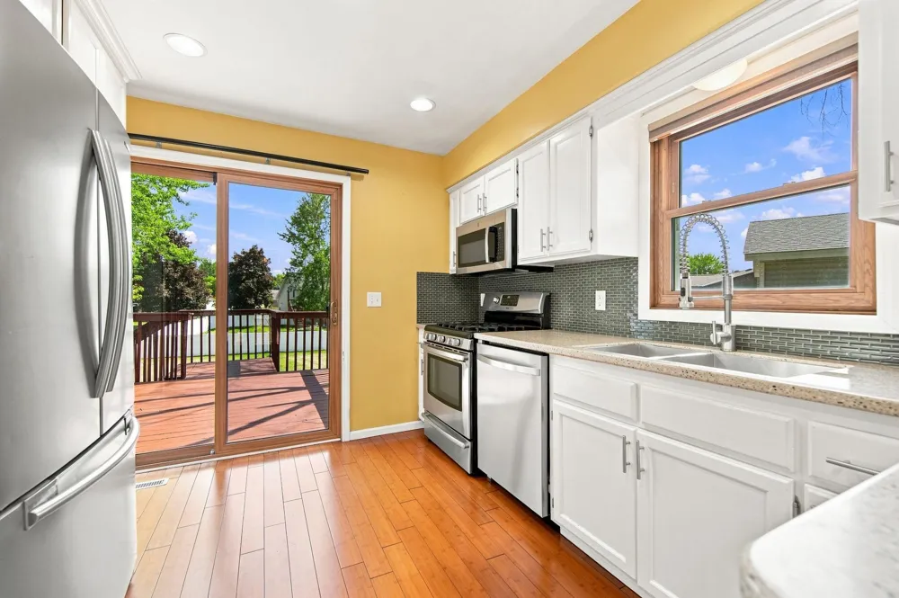 2375 Helena Road Oakdale, MN 55128