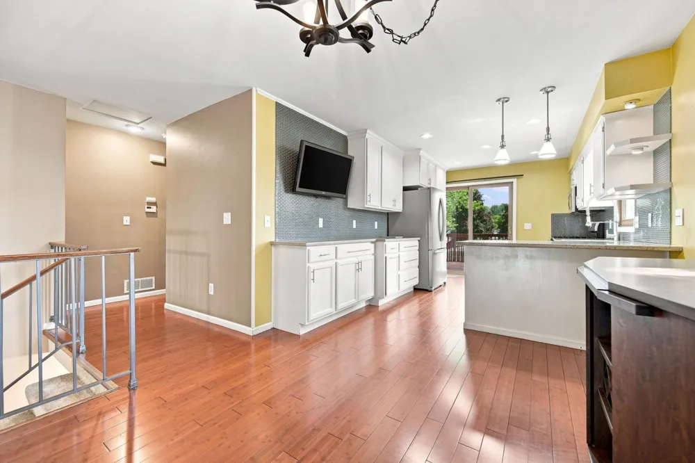 2375 Helena Road Oakdale, MN 55128