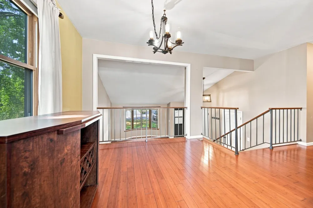 2375 Helena Road Oakdale, MN 55128