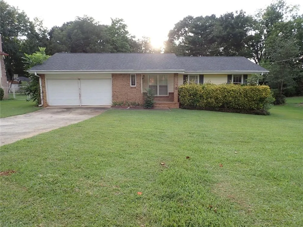 8295 Valley Stream Drive Jonesboro, GA 30236