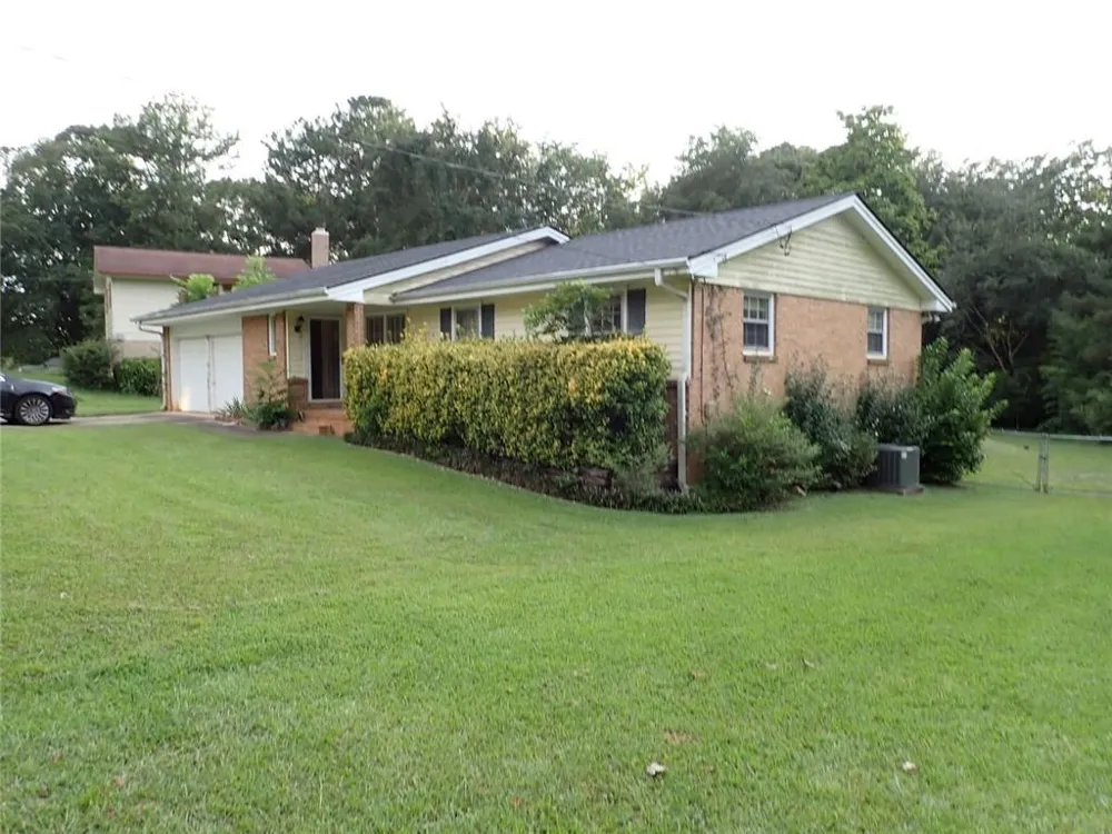 8295 Valley Stream Drive Jonesboro, GA 30236